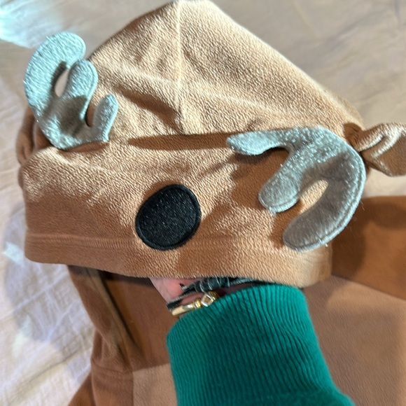 Reindeer footed pajamas - Picture 3 of 5